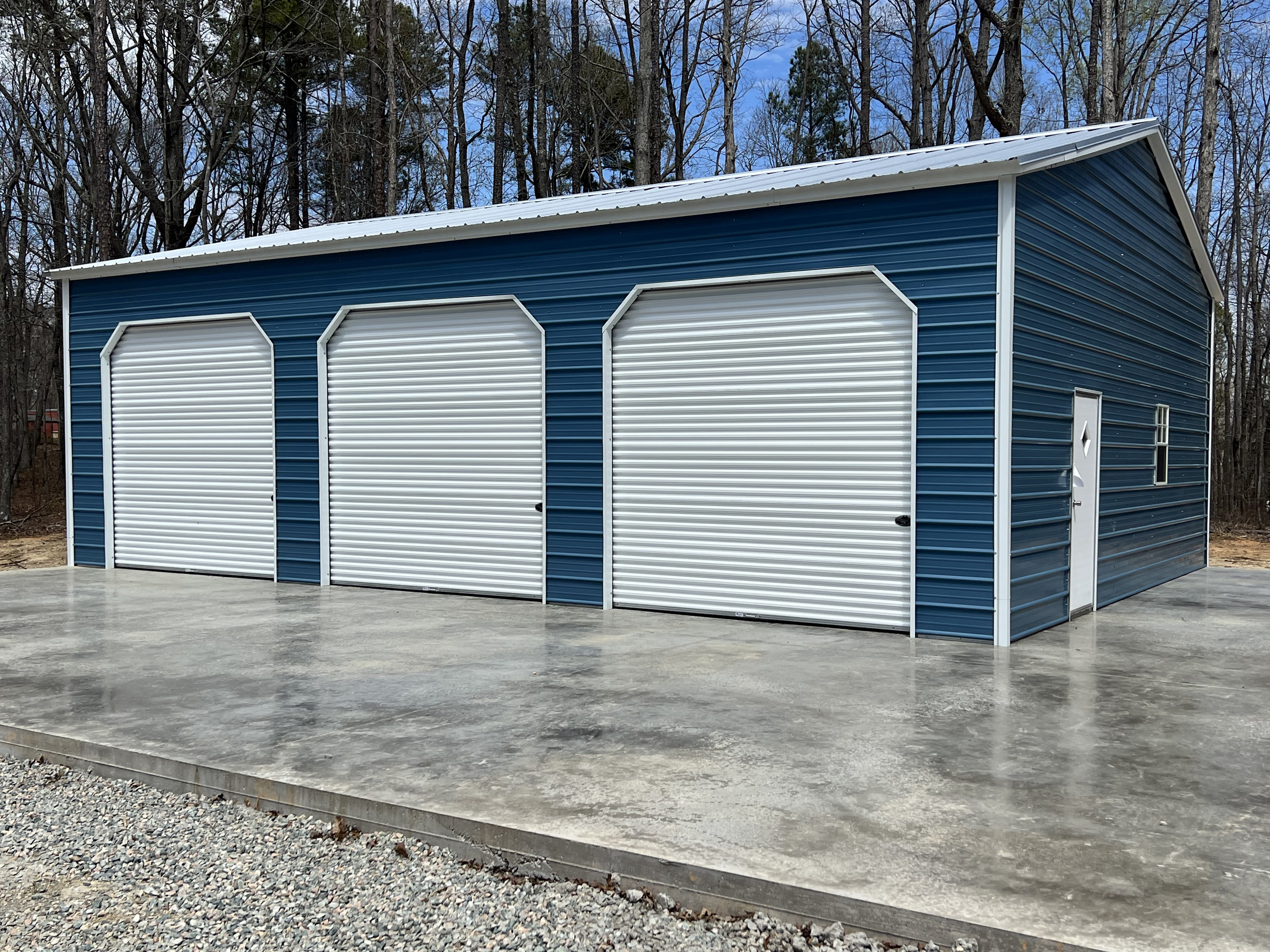 Fully Enclosed Three Bay Side Entry Garage 30' x 41' x 12'